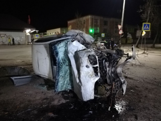 «BMW» на металлолом: Авария в Великих Луках (ФОТО) - 2020-03-23 21:59:00 - 1