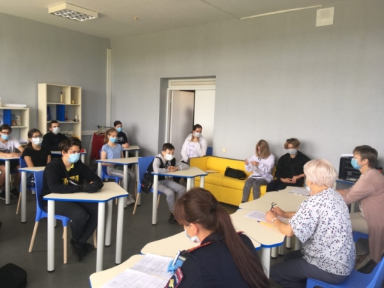 В Великих Луках состоялась встреча с подростками-волонтёрами трудового отряда #НеТРУДноеЛето - 2020-07-10 14:21:00 - 1