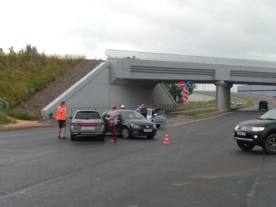 ФОТО: авария на путепроводе в Великих Луках - 2019-07-05 09:45:00 - 1