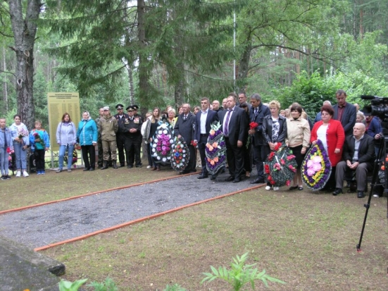 В Пушкиногорском районе перезахоронили останки 60 советских воинов - 2019-07-11 22:02:00 - 1