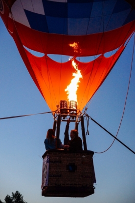 Ночное свечение аэростатов в Великих Луках - 2016-06-14 09:52:00 - 1