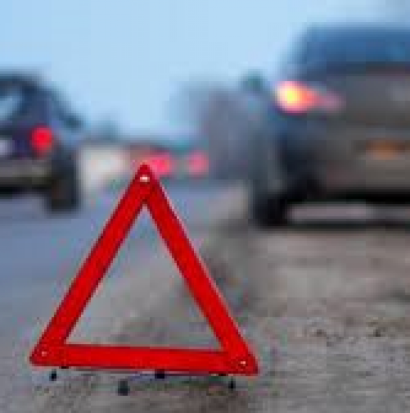 На улице Леона Поземского в Пскове легковой автомобиль сбил пешехода - 2017-01-25 06:01:00 - 1