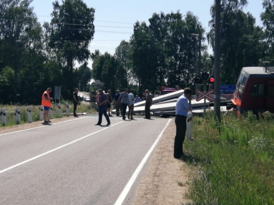 Водитель грузовика, совершивший смертельное столкновение с поездом в Себежском районе, задержан в качестве подозреваемого - 2019-07-02 09:08:00 - 1