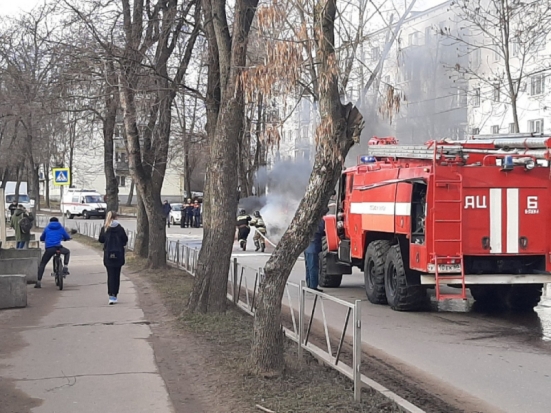 В Великих Луках попавшее в ДТП такси загорелось из-за газового оборудования (ФОТО) - 2020-02-18 17:28:00 - 1