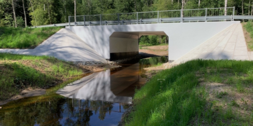 Отремонтирован мост через реку Меленка в Струго-Красненском районе - 2024-07-15 10:05:00 - 1
