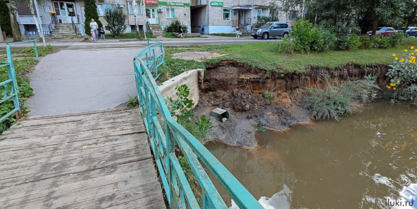 Мост через Ситовку в Великих Луках оказался в аварийном состоянии - 2024-08-23 11:24:00 - 1