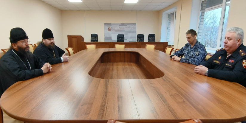 Начальник Росгвардии провел встречу с митрополитом Псковским и Порховским - 2024-12-15 19:05:00 - 1