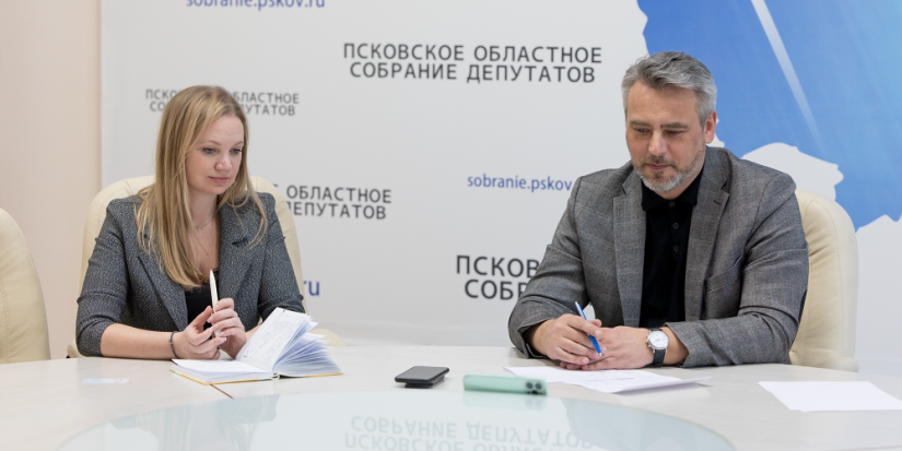 Молодёжные парламенты СЗФО организовали совместный образовательный проект - 2025-03-31 11:05:00 - 1