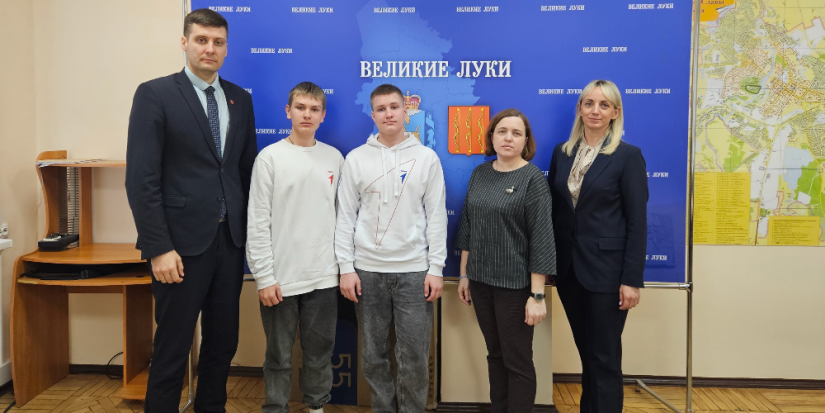 В Великих Луках прошло заседание совета по работе «Движения Первых» - 2025-04-05 09:05:00 - 1