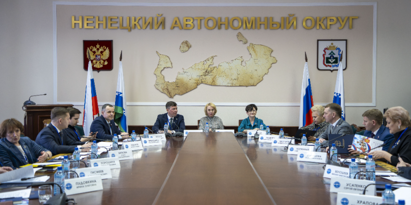 Экзамены для мигрантов и пенсии педагогов обсудили парламентарии Северо-Запада - 2025-04-06 17:05:00 - 1