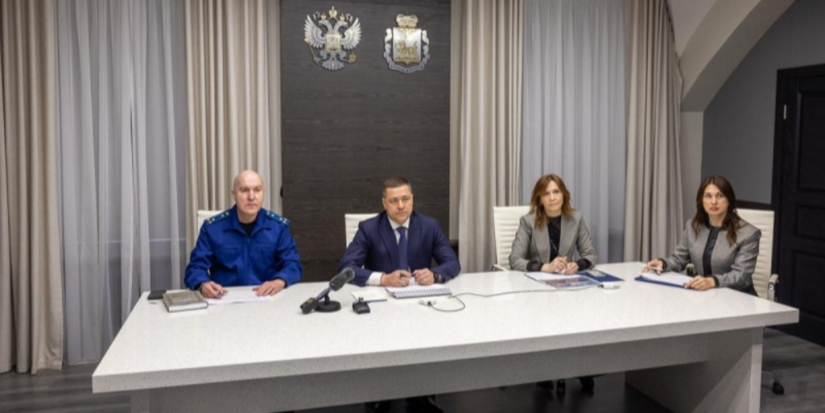 Михаил Ведерников провел личный прием граждан - 2025-04-17 16:05:00 - 1