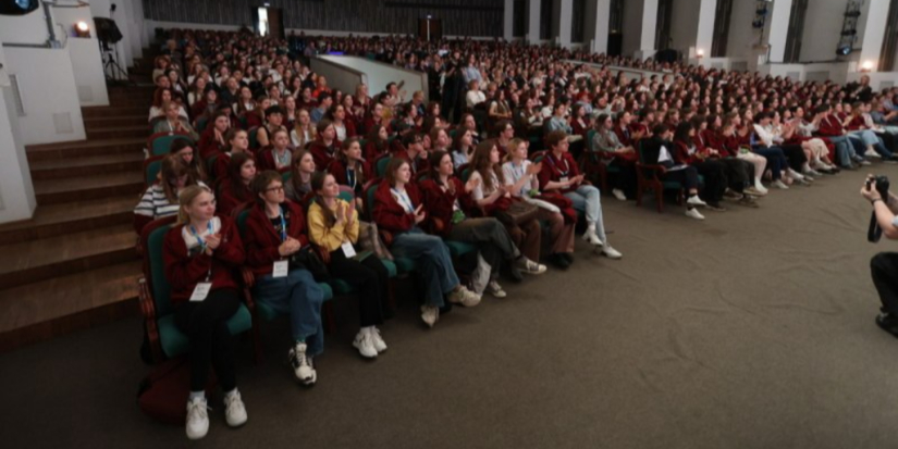 В Псковской области проходит заключительный этап олимпиады по литературе - 2025-04-23 10:35:00 - 1