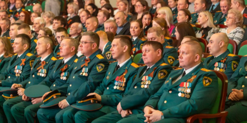 Ветеранов и специалистов пожарной охраны чествовали в Пскове - 2025-04-30 17:35:00 - 1