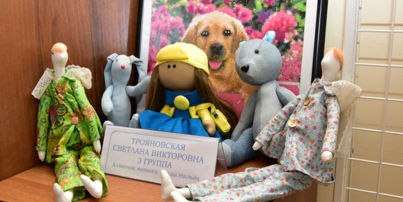 Новая выставка открылась в великолукской библиотеке - 2025-05-28 10:35:00 - 1