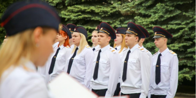 Будущие полицейские региона поклялись достойно выполнять служебный долг - 2025-06-09 13:05:00 - 1