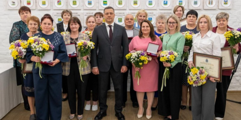 Региональные награды вручили социальным работникам в Пскове - 2025-06-09 12:35:00 - 1
