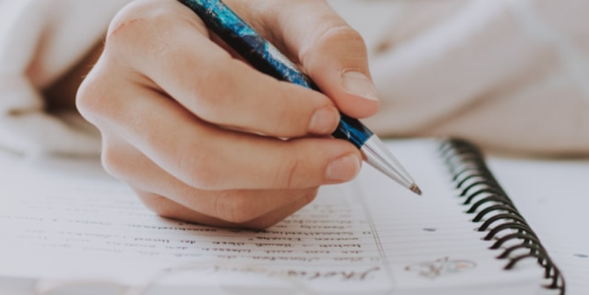 Почти 7 тысяч выпускников Псковской области написали по русскому языку - 2025-06-10 13:35:00 - 1