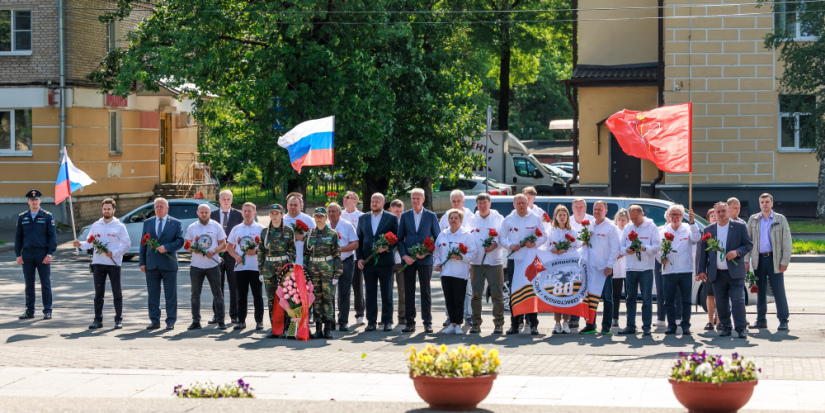 Участники юбилейного автопробега «Дорогами Победы» впервые посетили Псков - 2025-06-19 14:35:00 - 1