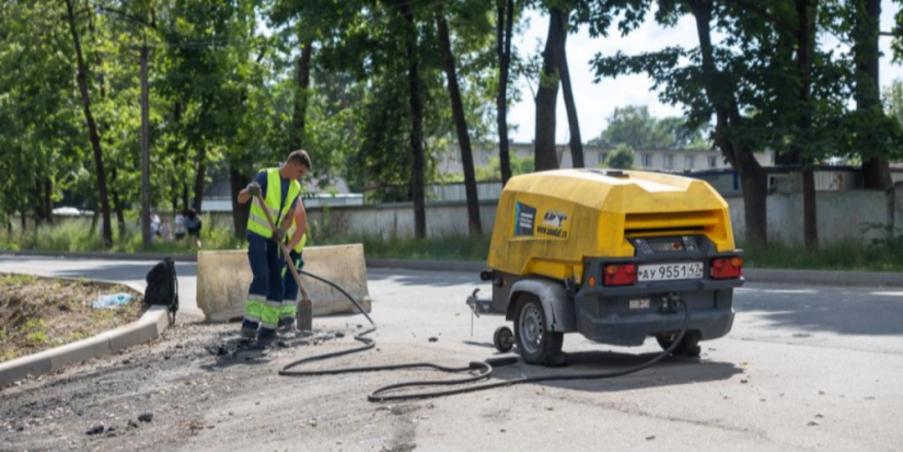 Улицу Максима Горького ремонтируют в Пскове - 2025-07-21 08:35:00 - 1