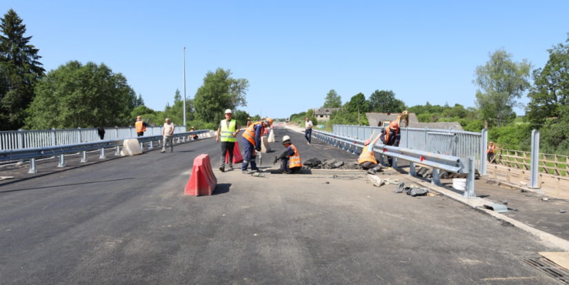 В Псковской области продолжается ремонт мостов и дорог - 2025-07-23 17:05:00 - 1