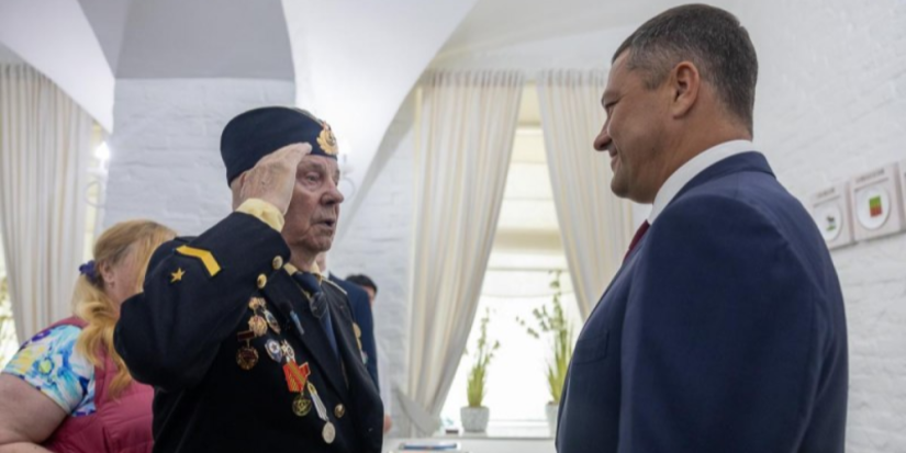 Ветеран ВОВ вернулся из Латвии и получил паспорт РФ в Псковской области - 2025-08-01 14:05:00 - 1