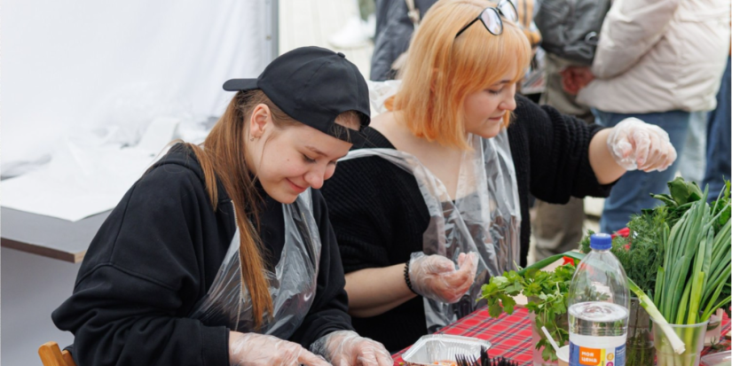 Калитки с яблоком научат делать гостей псковского фестиваля урожая - 2025-08-13 12:05:00 - 1