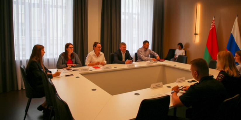 Сотрудники полиции провели рабочую встречу с руководством ПсковГУ - 2025-08-16 14:05:00 - 1