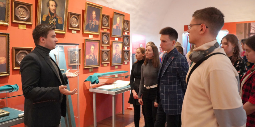 День Государственного флага отметят в Псковском музее - 2025-08-14 12:35:00 - 1