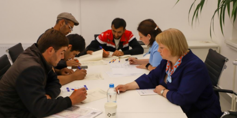 Псковские полицейские встретились с иностранными специалистами - 2025-08-15 09:05:00 - 1