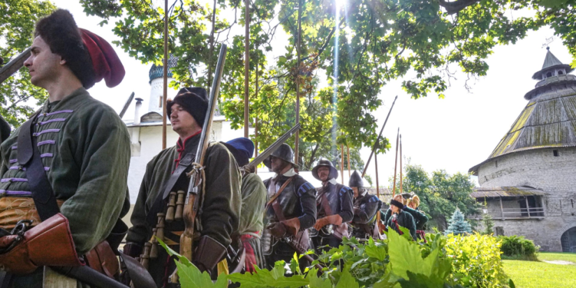Исторический праздник «Воевода Шуйский» прошел в Псковском музее - 2025-08-25 14:05:00 - 1