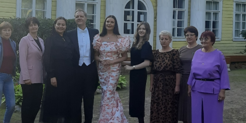 Оксана Фёдорова исполнила романсы в музее-усадьбе М. Мусоргского - 2025-08-25 15:05:00 - 1