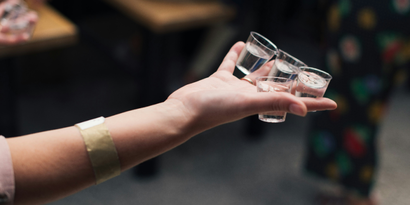 В России запланирован пилотный запуск онлайн-продаж энергетиков и вина - 2025-09-05 19:05:00 - 1