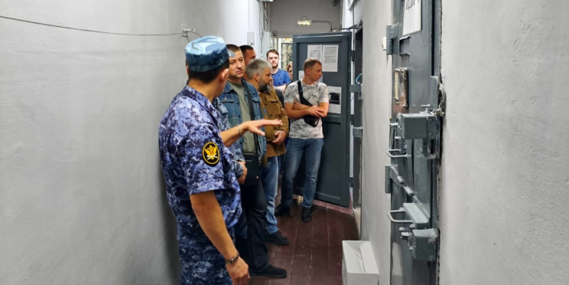 Сотрудники таможни посетили исправительный центр и СИЗО в Великих Луках - 2025-09-08 12:05:00 - 1