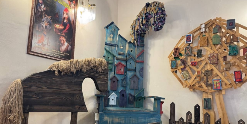 В Псковском театре кукол открылась выставка работ студентов политеха - 2025-09-10 17:05:00 - 1