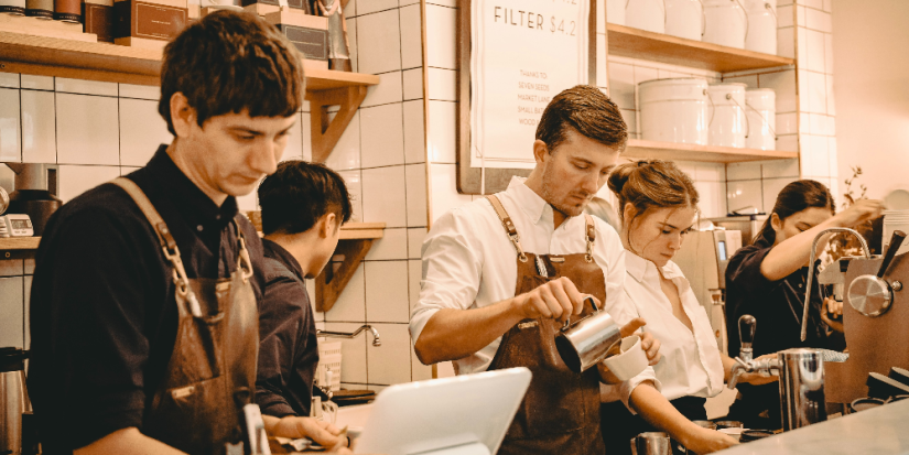 Россиян хотят обязать переводить 1% от счёта в ресторанах и барах участникам СВО - 2025-09-19 18:35:00 - 1