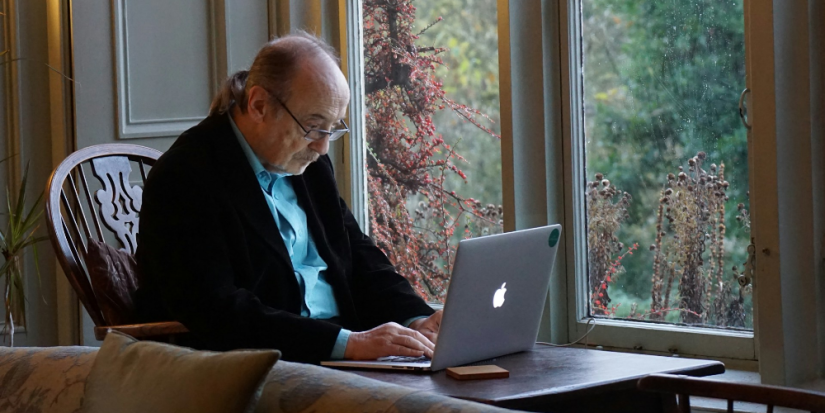 Пожилых великолучан приглашают на бесплатные компьютерные курсы - 2025-09-19 17:35:00 - 1