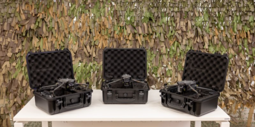 Очередную партию квадрокоптеров передали жители Псковской области военнослужащим - 2025-09-28 17:05:00 - 1