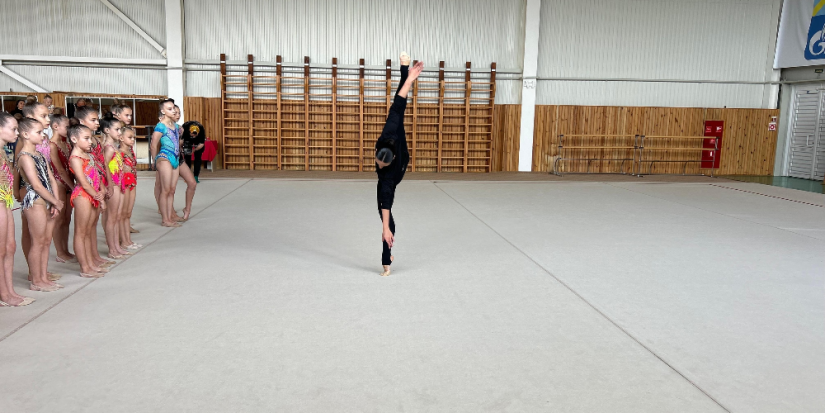 Лала Крамаренко провела мастер-класс в Великих Луках - 2025-10-03 16:35:00 - 1