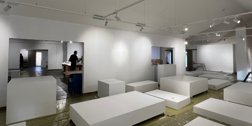 В выставочном зале музея-заповедника «Изборск» начался монтаж новой выставки - 2025-10-08 13:05:00 - 1