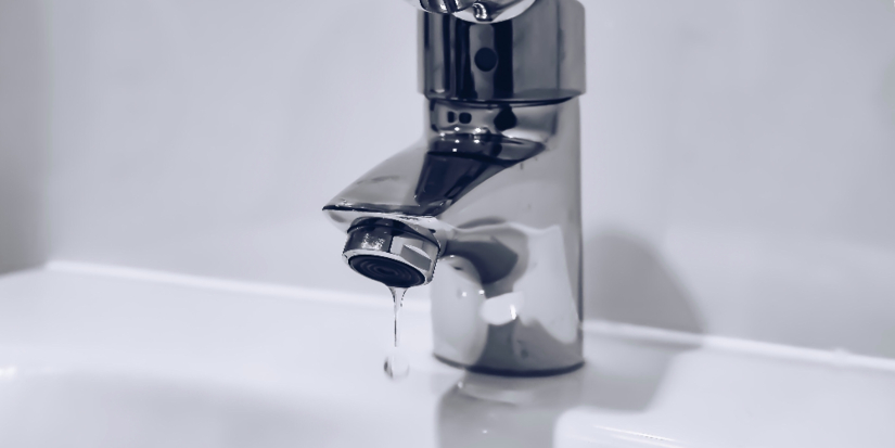 В Великих Луках временно отключат воду на нескольких улицах - 2025-10-24 17:05:00 - 1