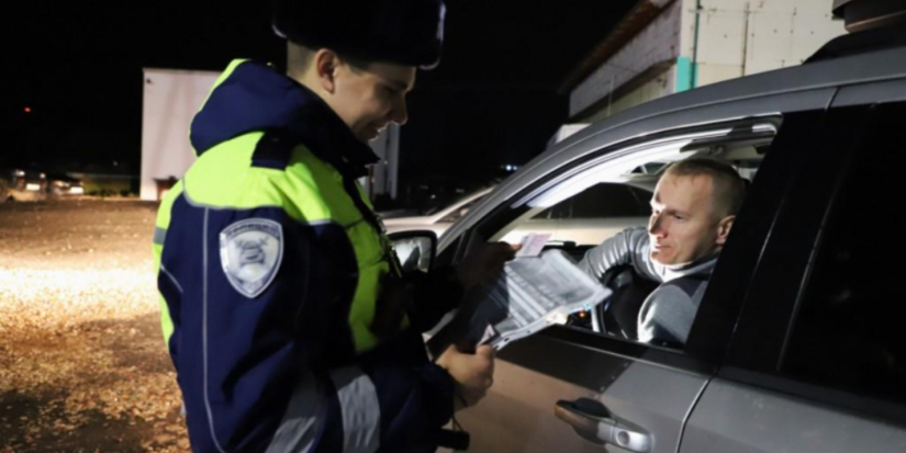 В Псковской области прошли массовые проверки водителей - 2025-10-27 09:05:00 - 1