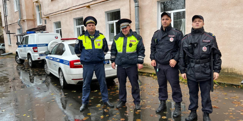 Сотрудники полиции помогли псковичке и её собаке выбраться из пожара - 2025-10-28 09:35:00 - 1