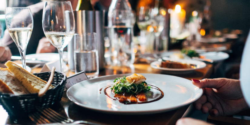 Россияне стали чаще выбирать фастфуд вместо кафе и ресторанов - 2025-11-14 20:05:00 - 1