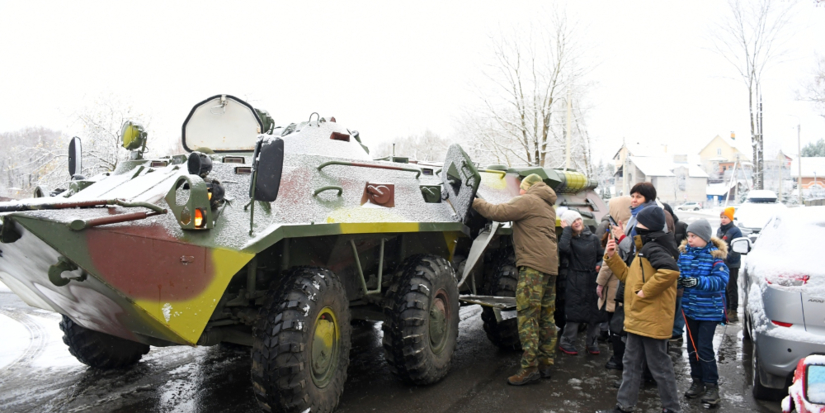 Школьники познакомились с работой бойцов отдела специального назначения - 2025-11-22 17:05:00 - 1