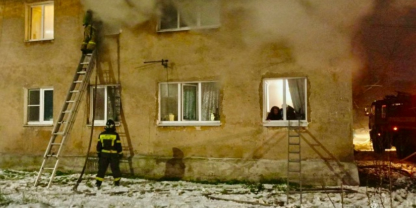 На пожаре в Великих Луках погиб мужчина - 2025-11-27 15:35:00 - 1