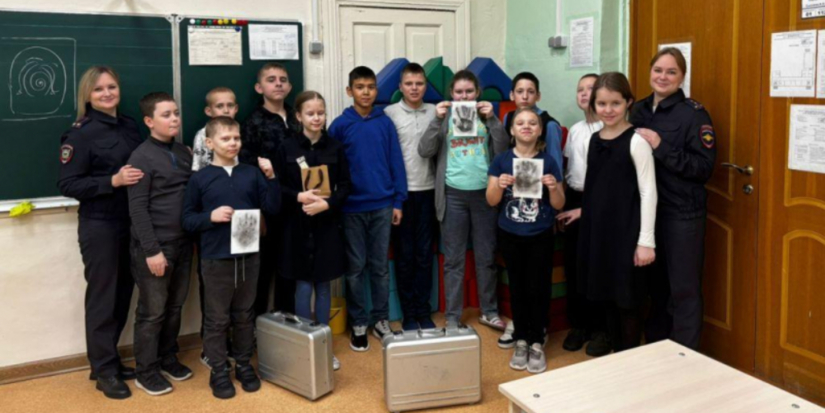 Псковские эксперты-криминалисты провели урок для школьников - 2025-12-02 17:05:00 - 1