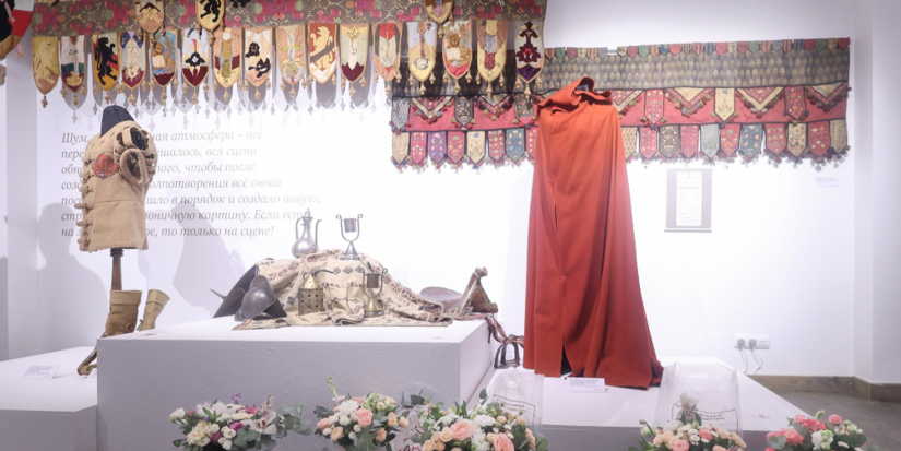 Выставка о домашних рождественских постановках открылась в Изборске - 2025-12-08 15:05:00 - 1