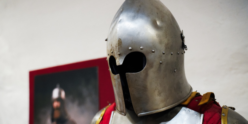 Доспех старшего лейтенанта Юрия Тихонова стал частью экспозиции Псковского музея - 2025-12-24 11:05:00 - 1