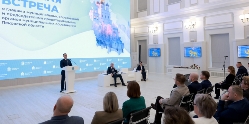 С главами округов встретились Михаил Ведерников и Александр Котов - 2025-12-28 12:05:00 - 1