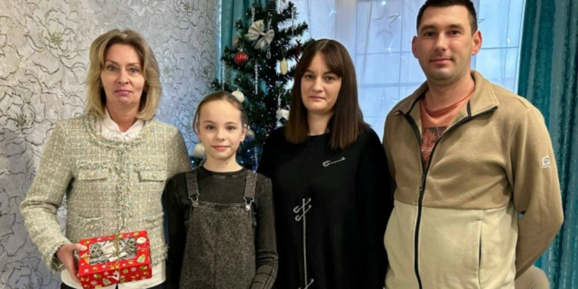 Сенатор от Псковской области исполнила новогоднее желание юной великолучанки - 2025-12-26 17:05:00 - 1